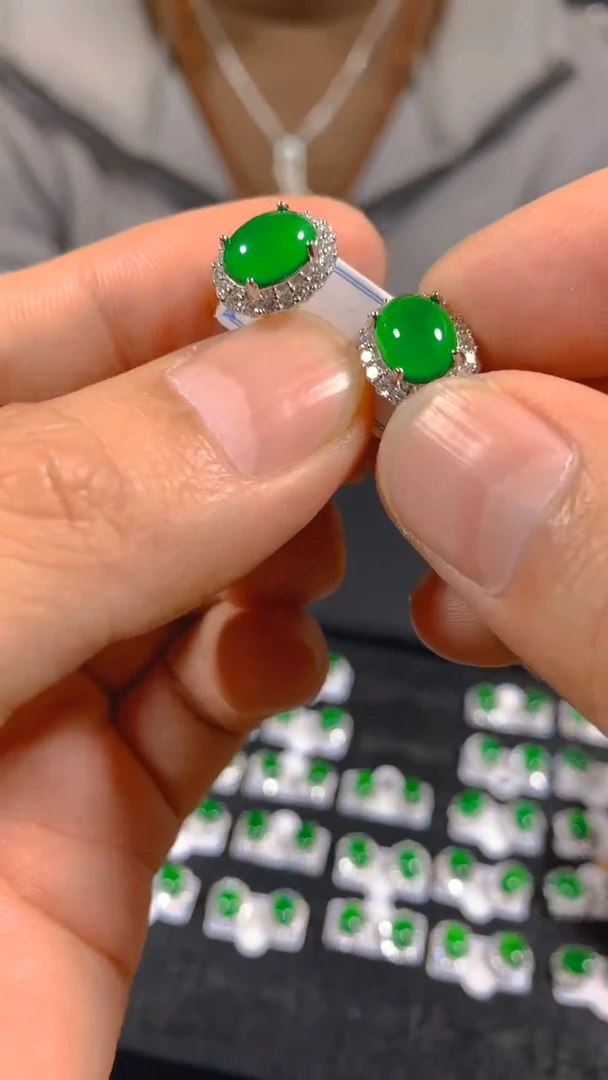 未镶嵌翡翠耳饰《多样性发一》