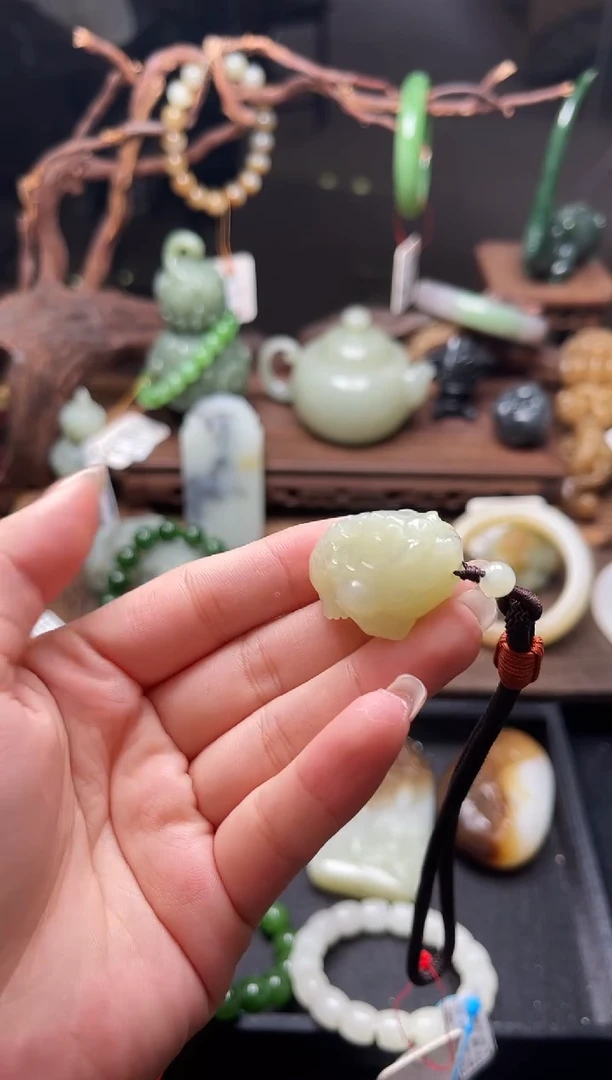 和田玉未镶嵌把件且末迪克兰 金蟾9004075