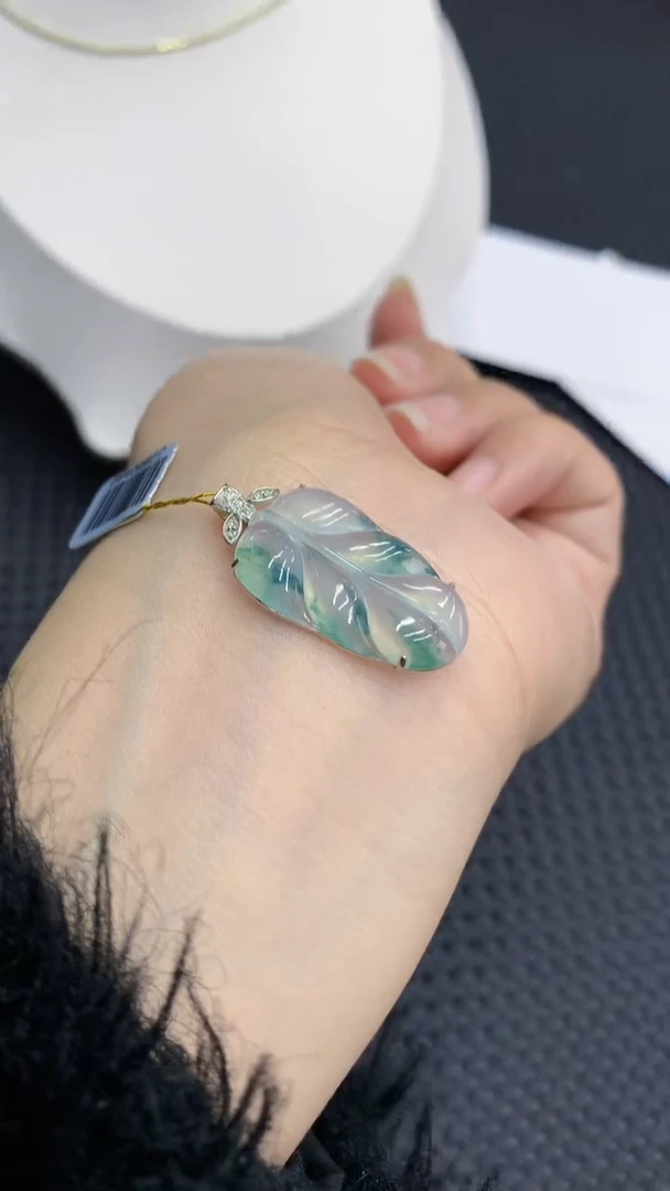 【闪购商品】翡翠颈饰18K金镶嵌            8