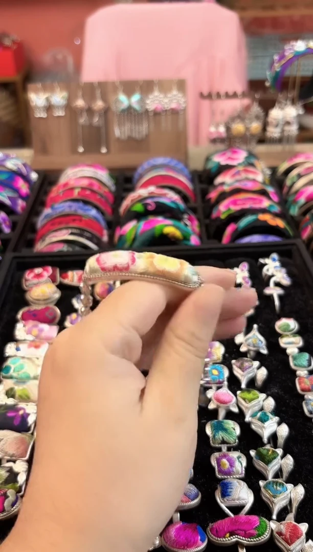 织绣?****?艺枝独绣老绣饰品200