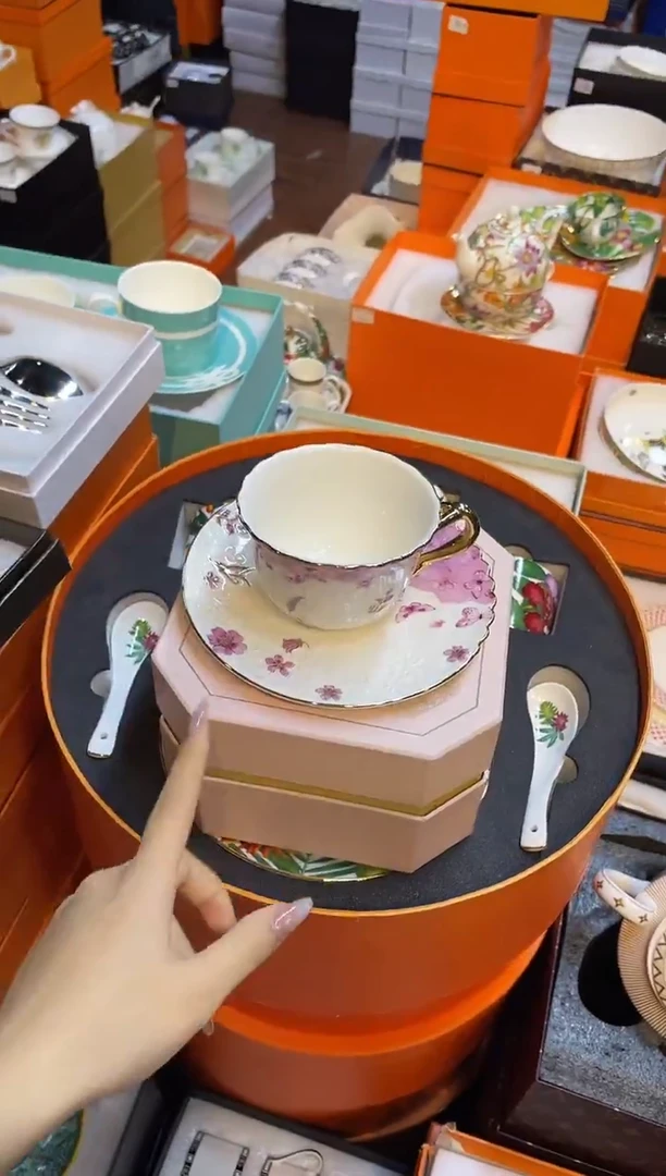 杯鸿辉家品牌瓷器，京东包邮！