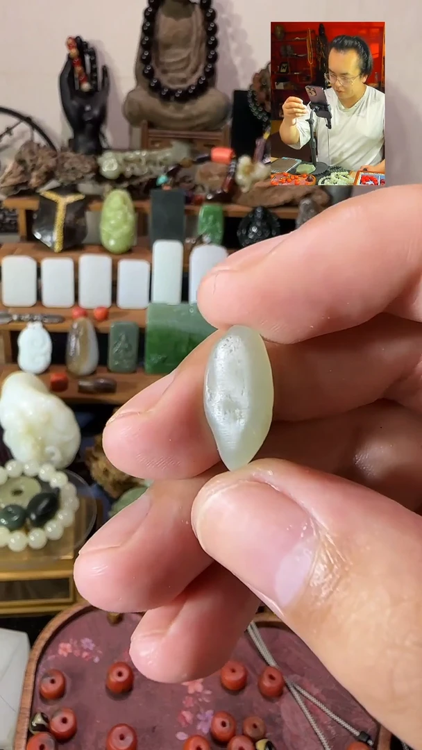 和田玉未镶嵌颈饰定制塔青