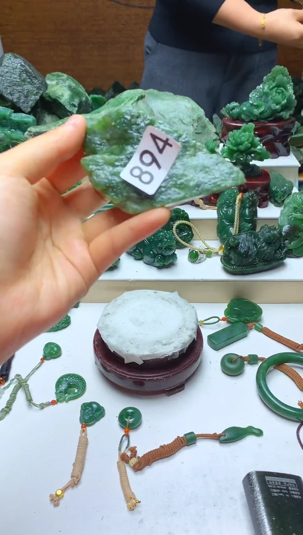 未镶嵌和田玉摆件1