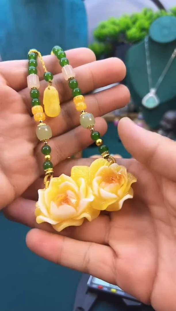 14K金镶嵌颈饰蜜蜡X803