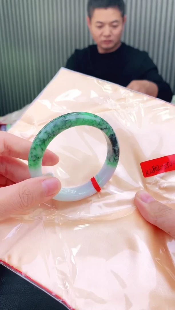 未镶嵌手镯翡翠55