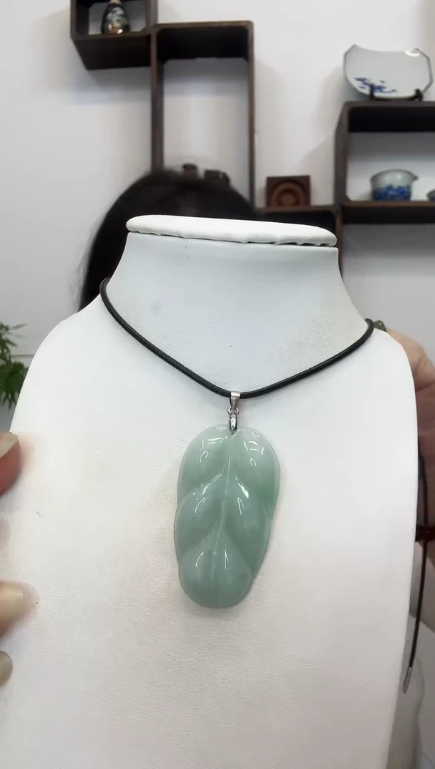 颈饰银S925镶嵌翡翠叶子