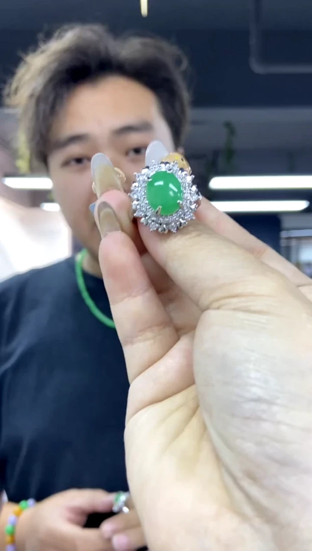 未镶嵌戒指翡翠多样性发其一颜色微差
