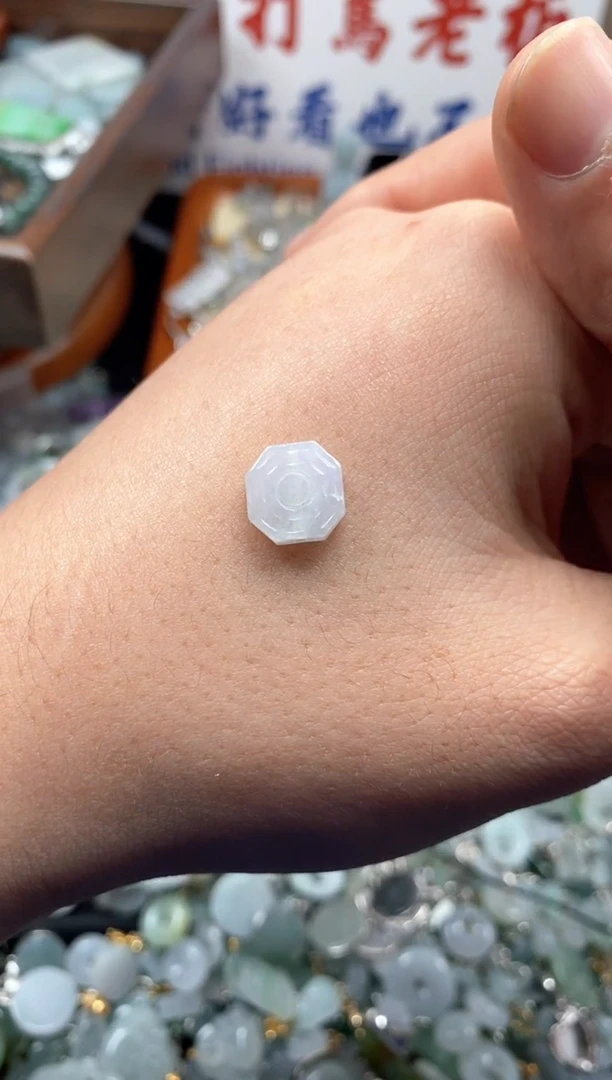 【闪购商品】翡翠颈饰未镶嵌哥哥