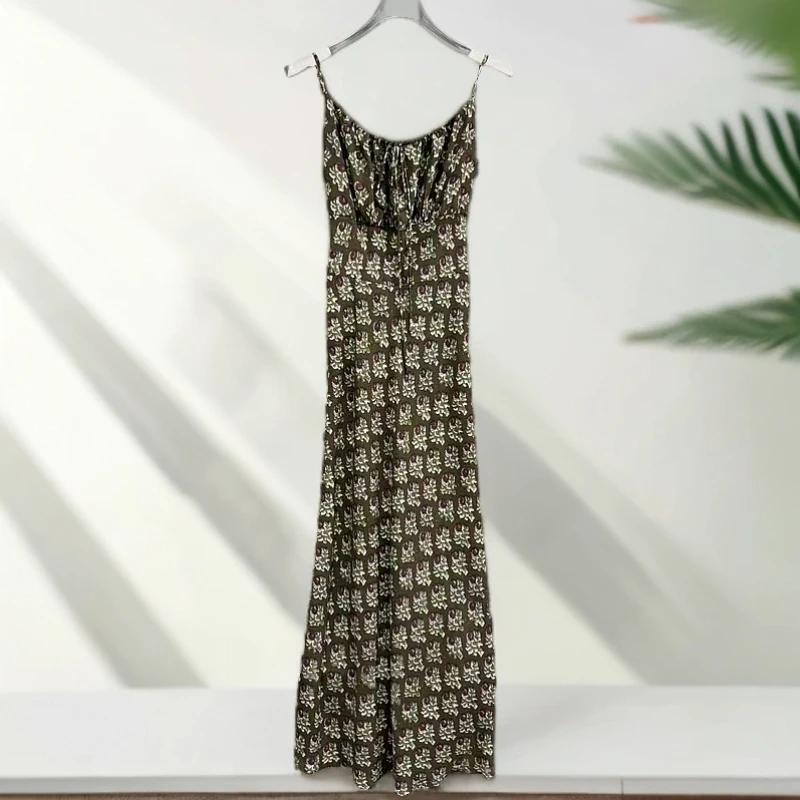 【发花服饰】2025设计师款碎花吊带裙A摆显瘦度假风连衣裙