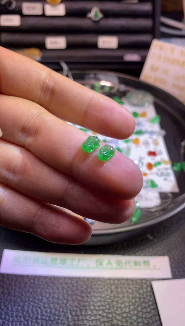 翡翠挂件未镶嵌貔貅