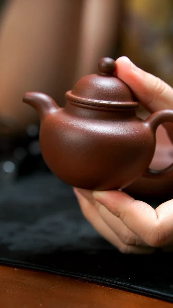 茶壶紫砂紫泥掇球小壶