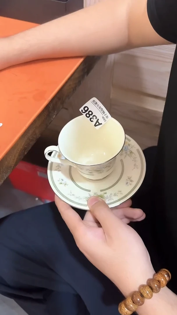 瓷片无****儿88888888888888888888888