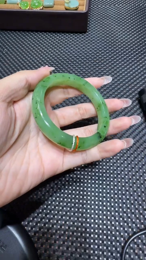 颈饰未镶嵌和田玉手镯57