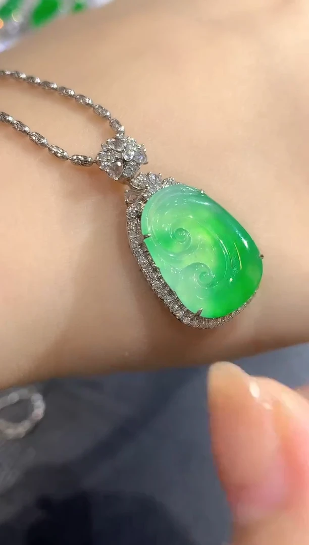 吊坠(不含链)18K金镶嵌翡翠74-吊坠