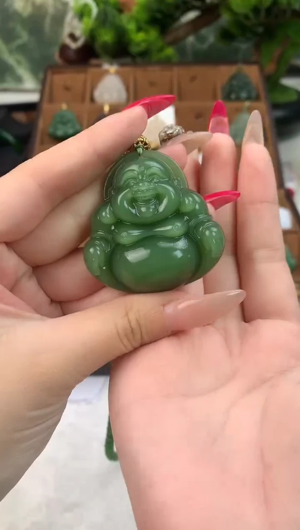 颈饰未镶嵌和田玉吊坠