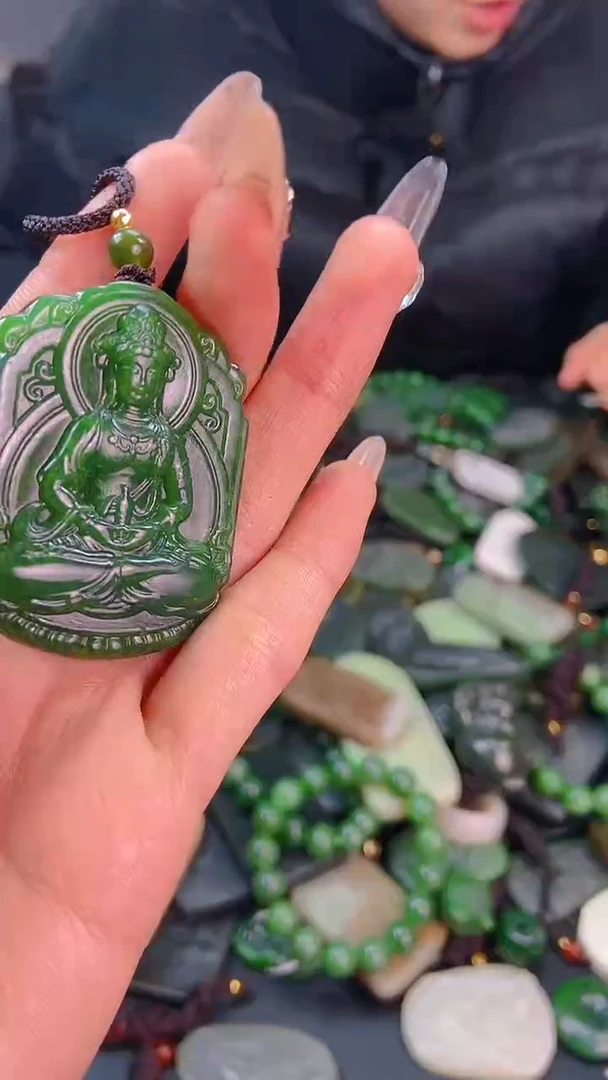 颈饰未镶嵌和田玉1