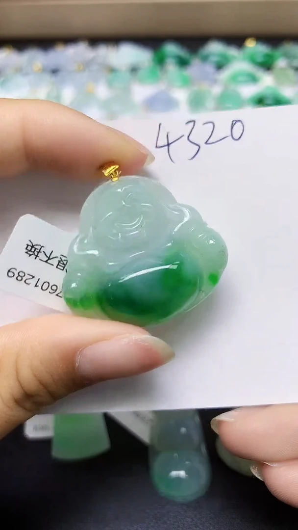 翡翠18K金镶嵌颈饰天然缅甸翡翠A货