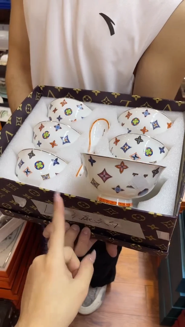 杯鸿辉家品牌瓷器，京东包邮！