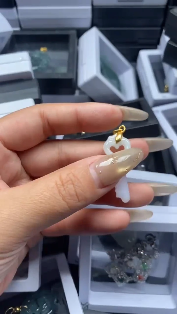 颈饰未镶嵌翡翠3475
