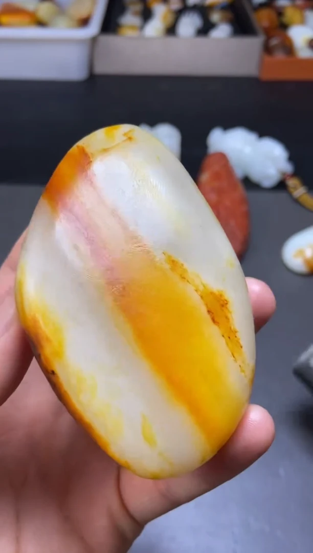 和田玉未镶嵌把件刘****.1