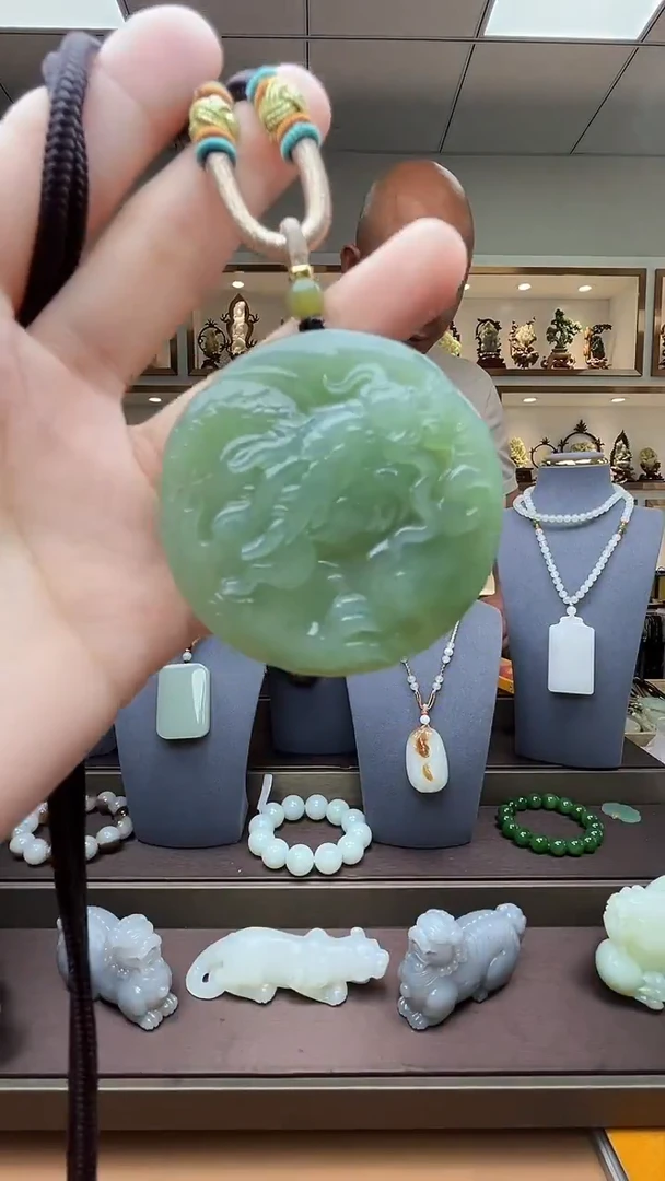 和田玉未镶嵌颈饰苏