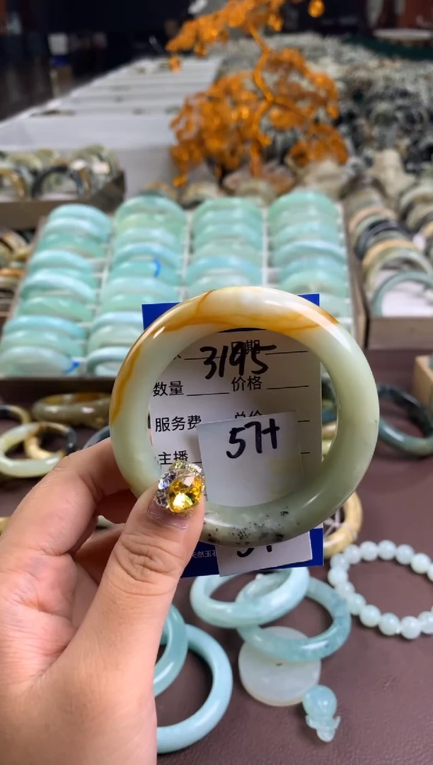 【闪购商品】蛇纹石玉手镯未镶嵌3195