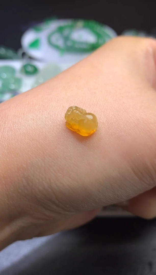未镶嵌定制翡翠毛货 9.7-7-4.8