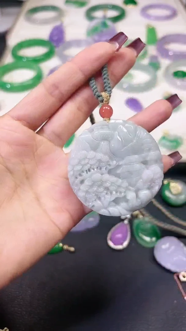 【闪购商品】翡翠颈饰14K金镶嵌雕刻圆牌