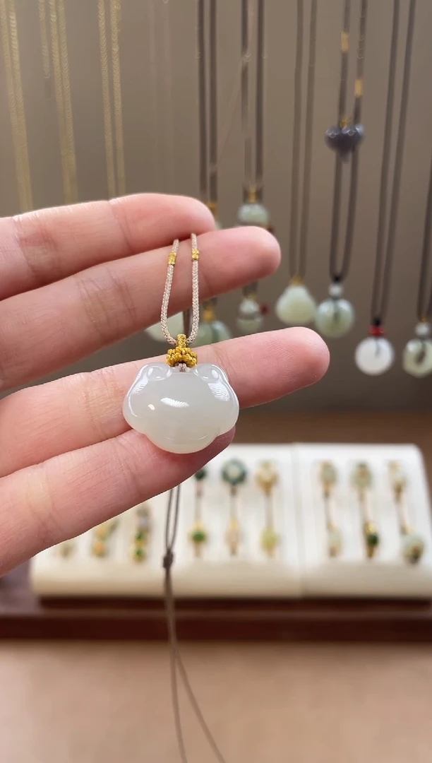 颈饰未镶嵌和田玉和田玉吊坠