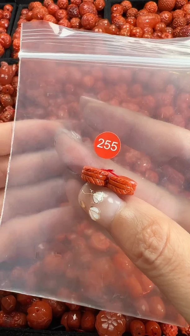 颈饰未镶嵌南红玛瑙1