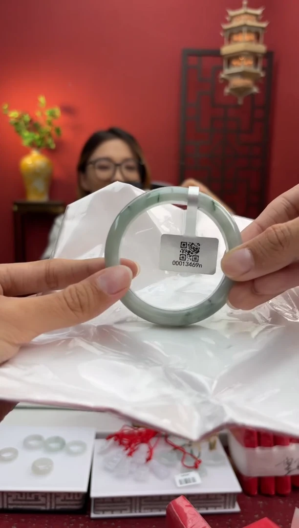 未镶嵌手镯翡翠翡翠手镯