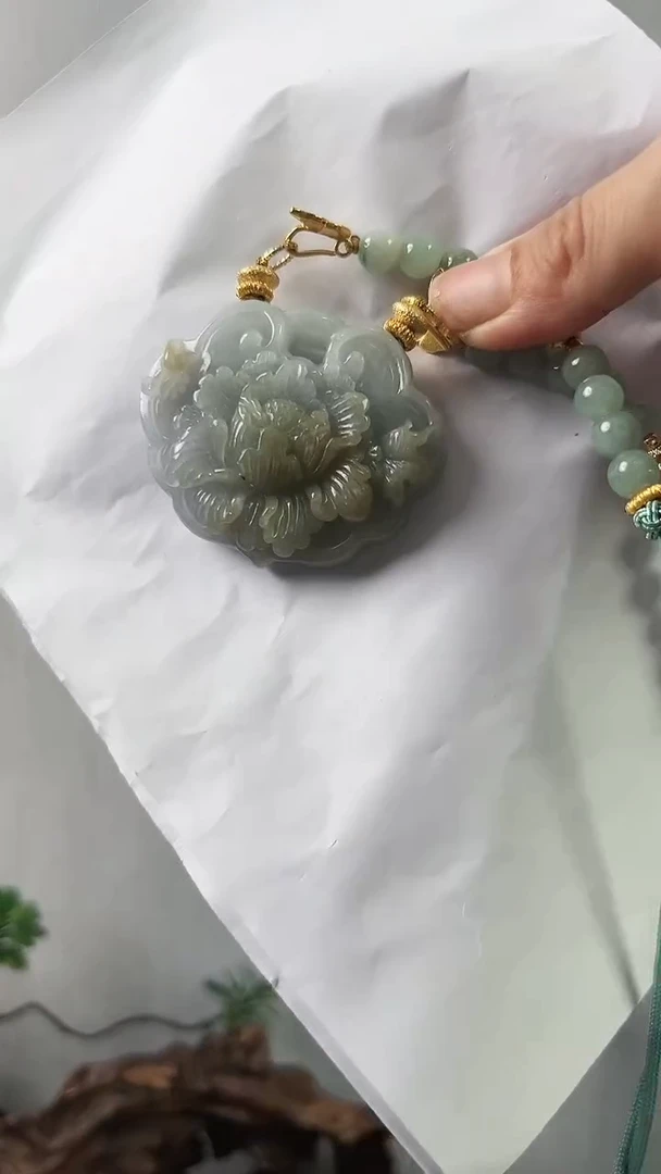 【闪购商品】翡翠颈饰18K金镶嵌花