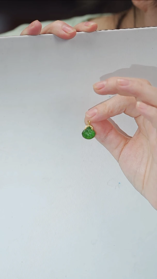 翡翠18K金镶嵌吊坠(不含链)朱*子翡翠