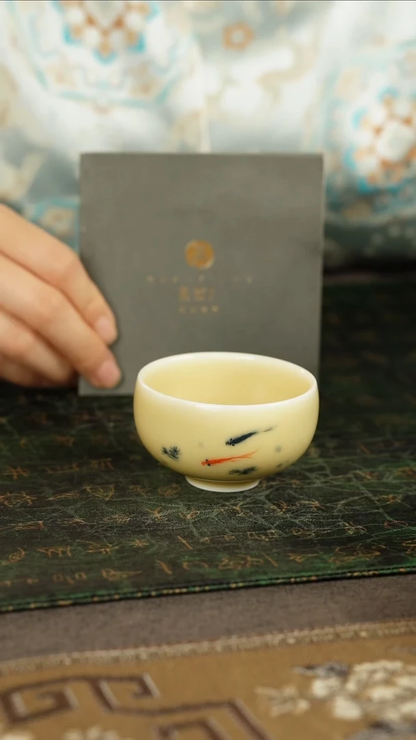 善窑厂汝窑黄釉手绘双鱼主人杯