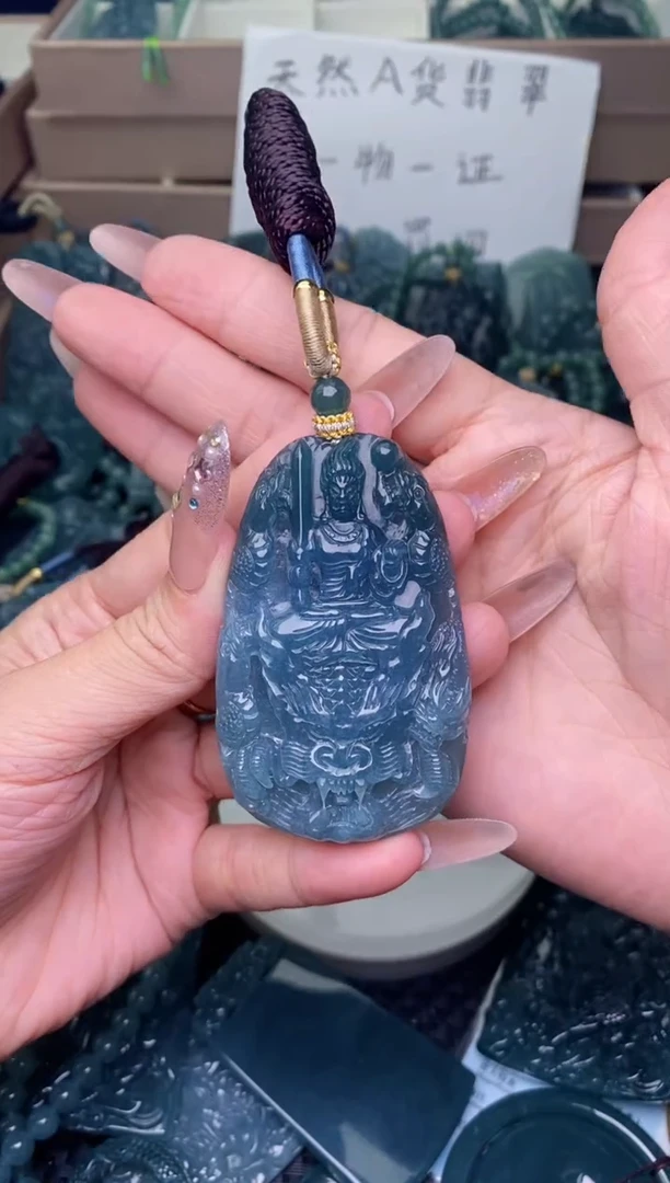 翡翠未镶嵌颈饰