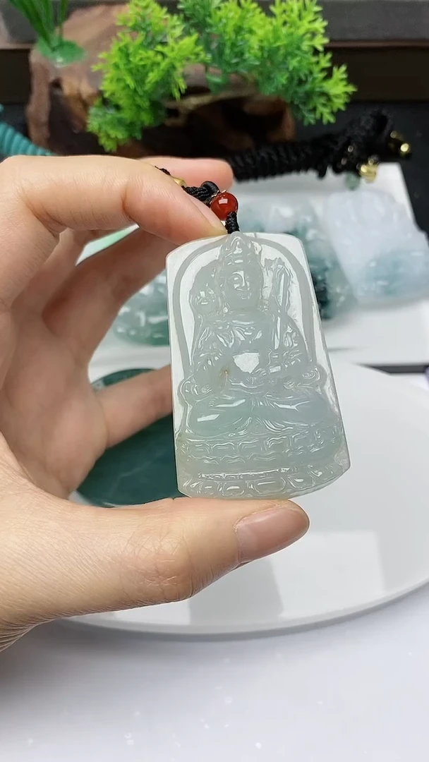 【闪购商品】翡翠颈饰未镶嵌