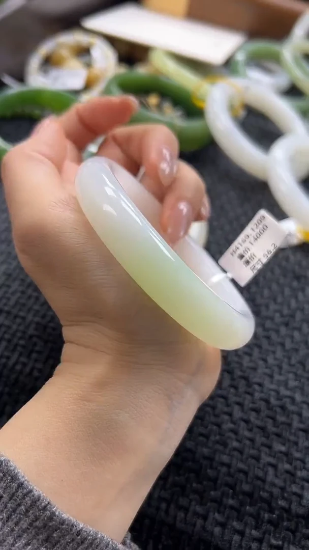 未镶嵌手镯和田玉56.4
