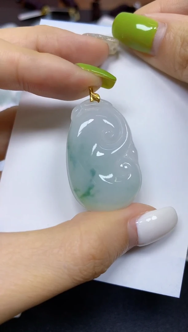 翡翠18K金镶嵌颈饰挂件