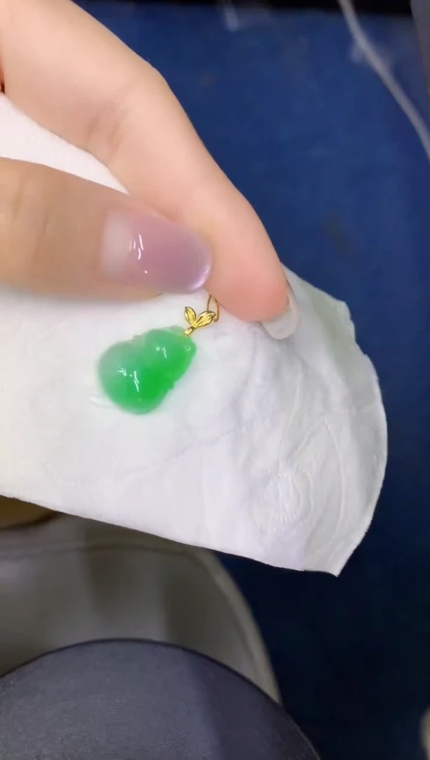 颈饰18K金镶嵌翡翠缅甸天然翡翠A货