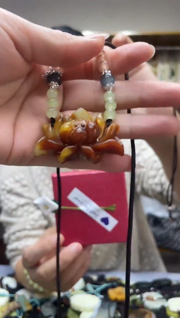未镶嵌岫玉吊坠·