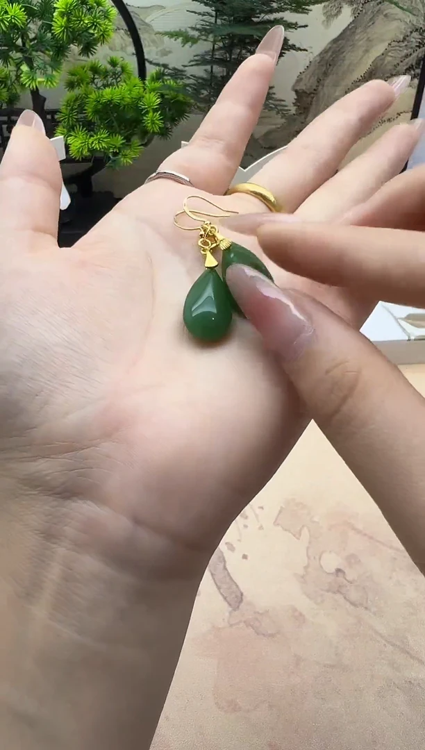 未镶嵌和田玉（碧玉）耳饰46