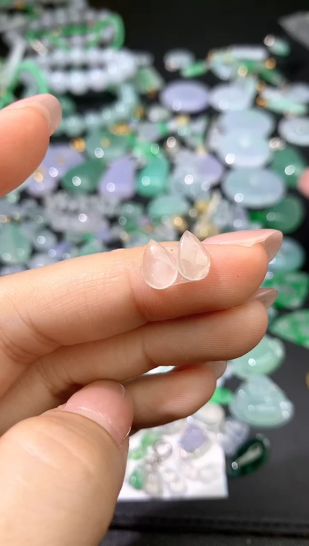 颈饰未镶嵌翡翠吊坠