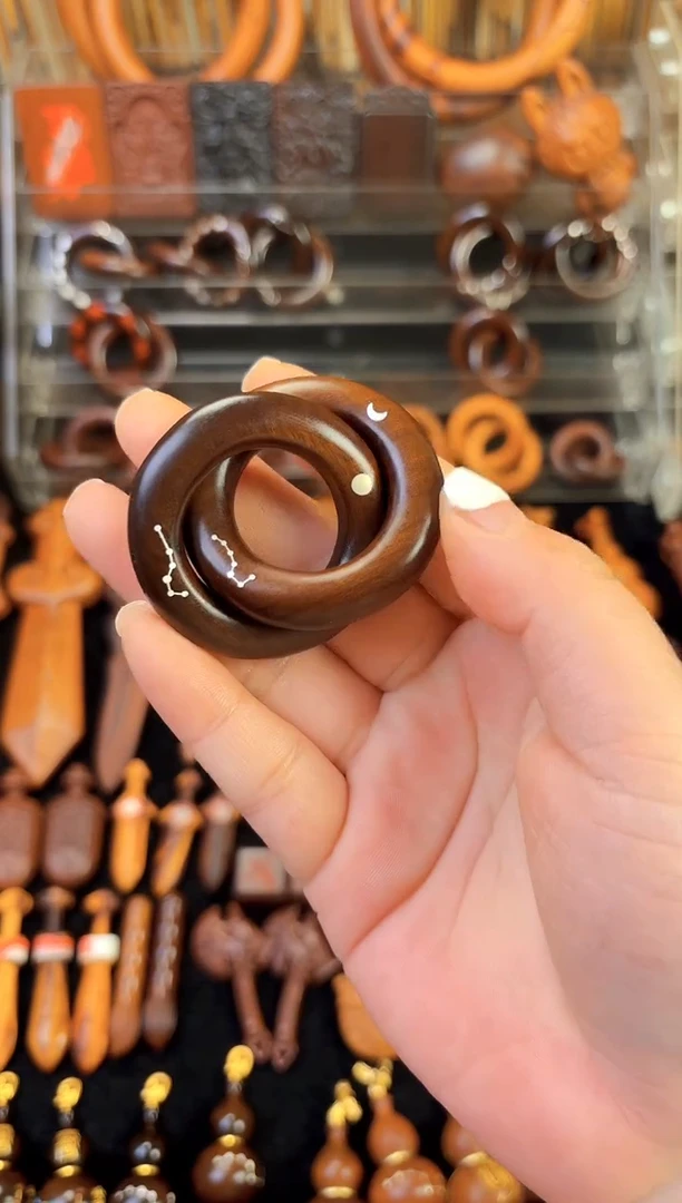 雷枣木玉化乾坤圈2.5  镶银日月款