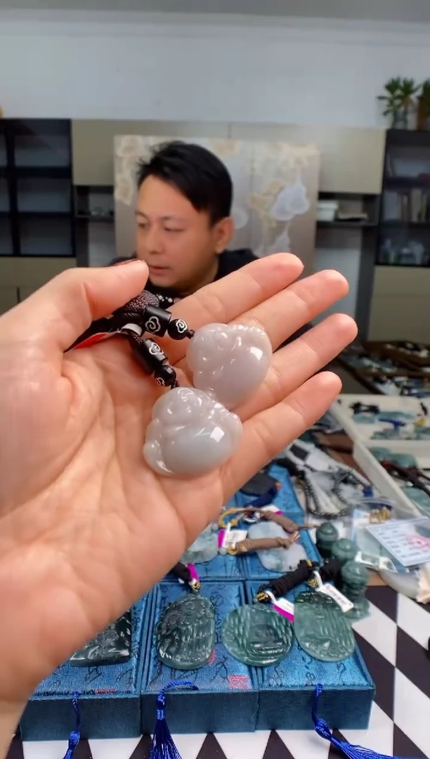 颈饰未镶嵌翡翠多样性发其一