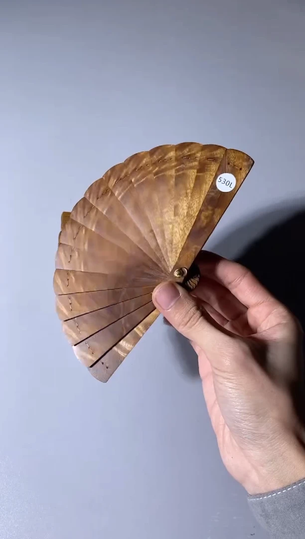 【闪购商品】金丝楠木雕530号10cm金丝楠木小叶桢楠掌中扇