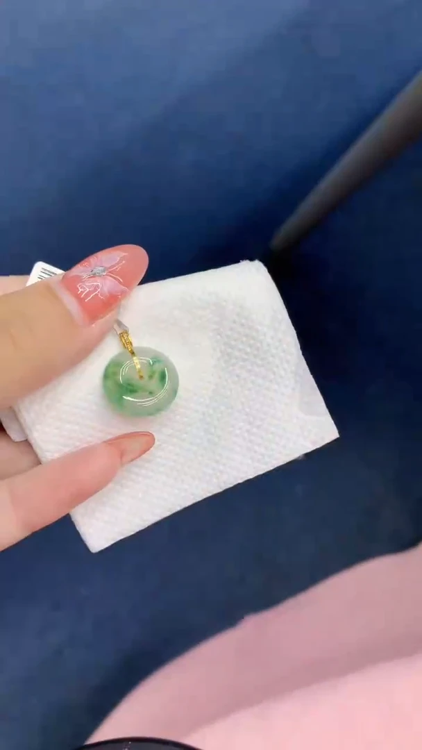 颈饰18K金镶嵌翡翠1