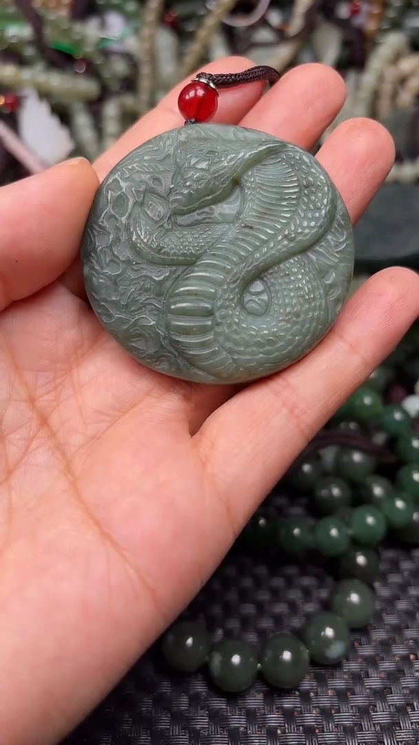 和田玉未镶嵌颈饰1