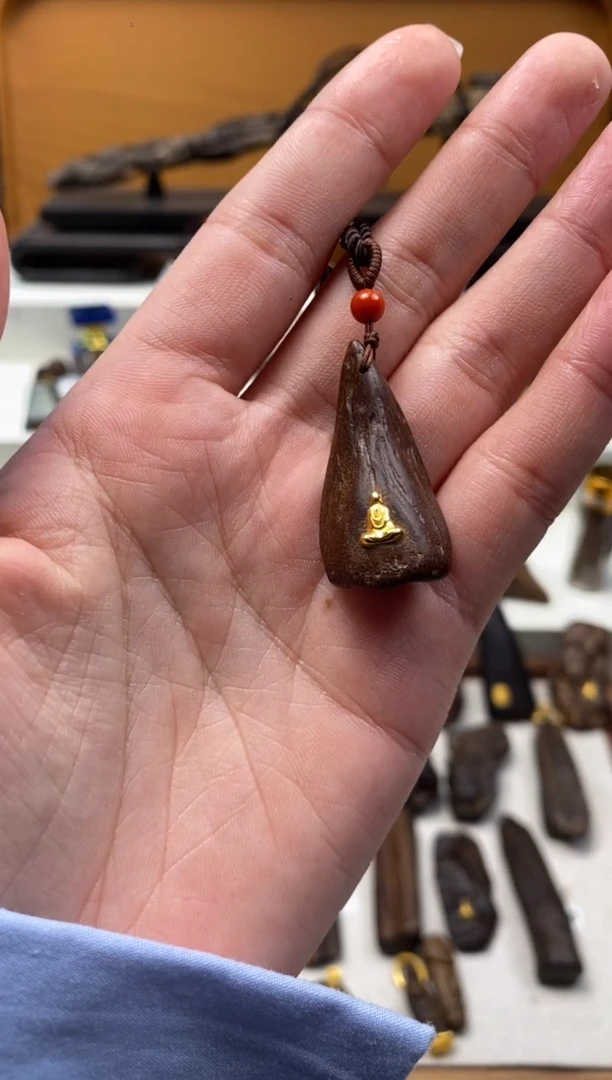 【闪购商品】沉香吊坠芽庄 红土