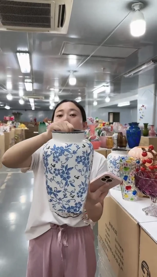 花间集水晶琉璃摆设    花瓶