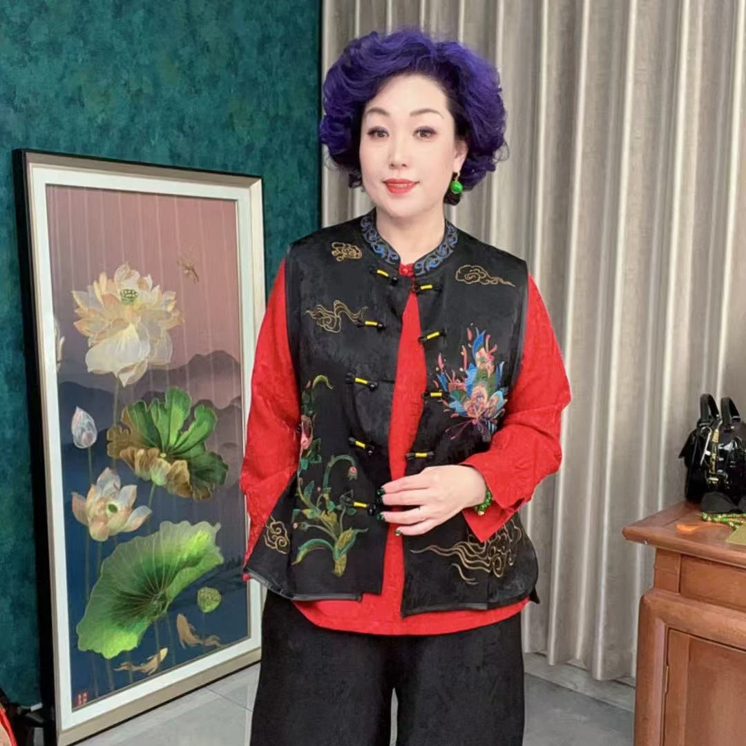 【敏敏家】2026春季新款新中式复古刺绣盘扣提花马甲女